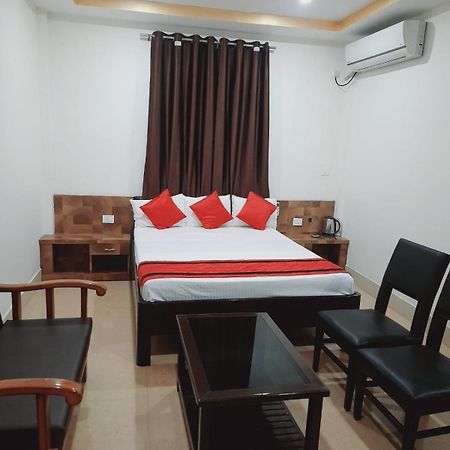 Hotel Knight Inn Airport Guwahati Esterno foto
